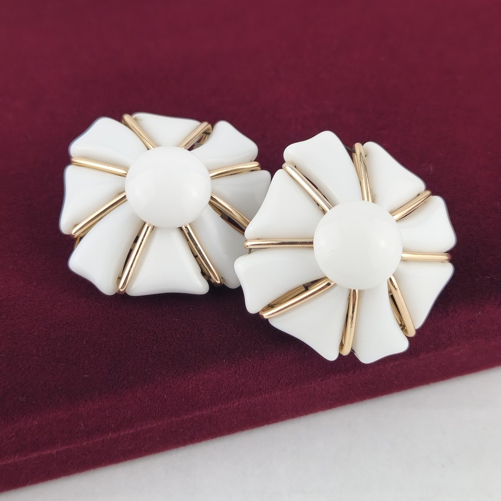Milk Glass Clip On Earrings White Gold Tone Vintage Western Germany Mid Century